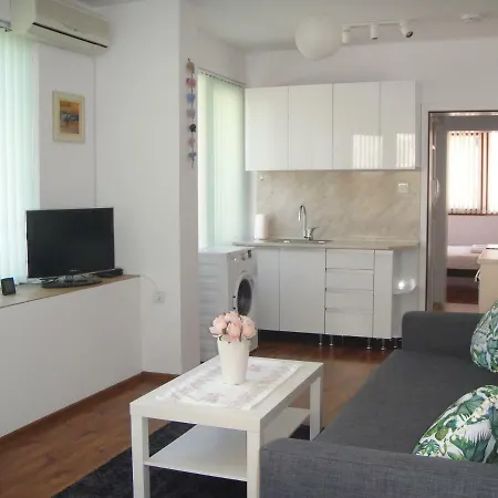 Shushi's 1 Bedroom